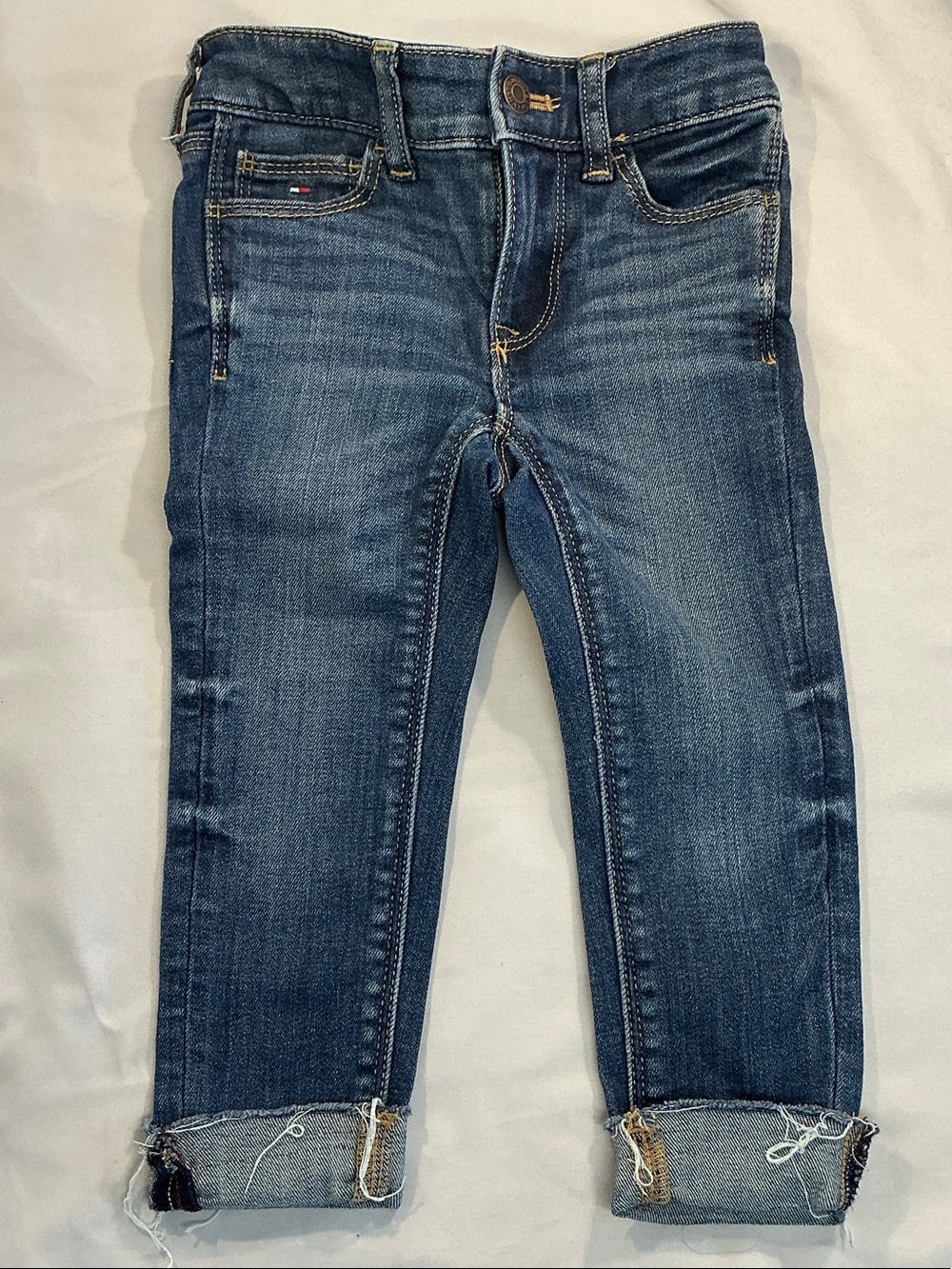Tommy Hilfiger - LIKE NEW - Dark Blue Cropped Ankle Jeans w/ frayed hem